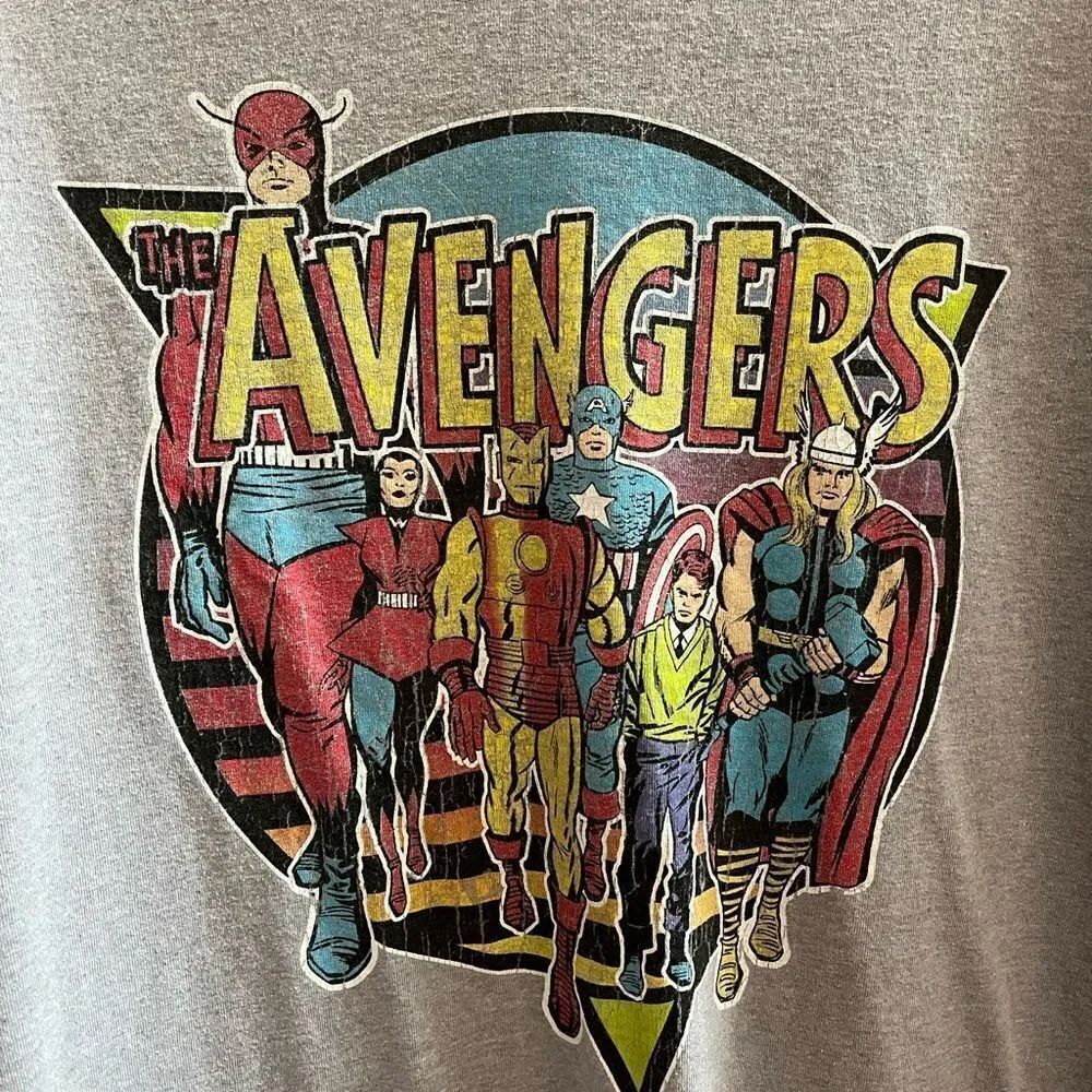 Marvel Avengers Vintage Style Gray Long Sleeve T-Shirt sz L